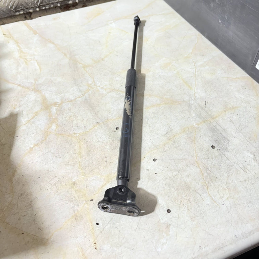 TOYOTA TAILGATE STRUT SHOCK COROLLA MK12 E210 ESTATE 68950-02220