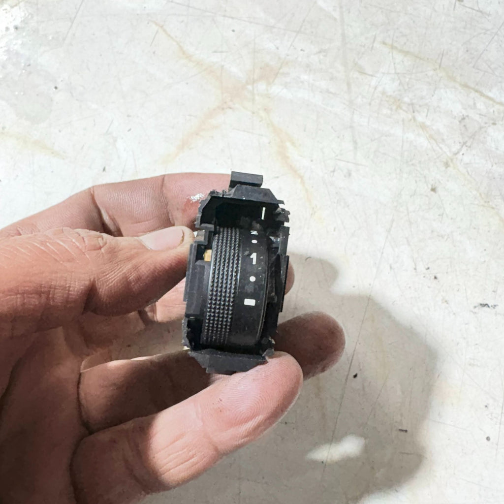 FORD LUXURY MK1 2001-2008 HEADLIGHT LEVEL SWITCH 0307851