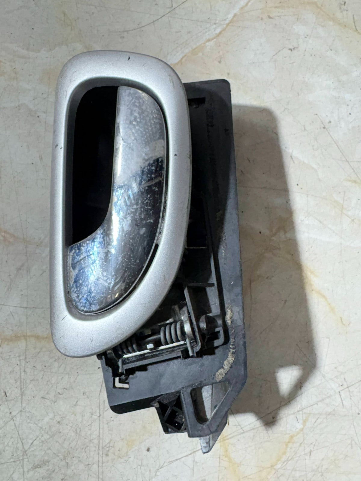 Peugeot 307 2.0 2008 OSF DOOR HANDLE 9643604577