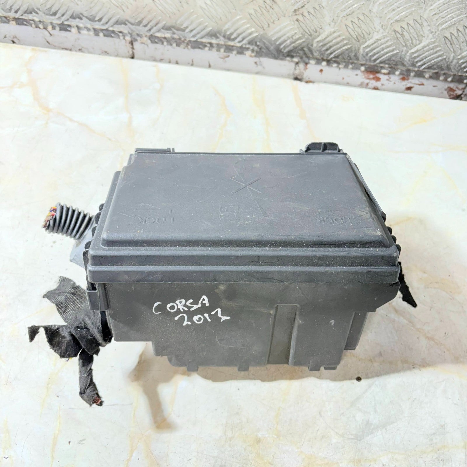 VAUXHALL CORSA D MK3 06-14 1.2 FUSE BOX