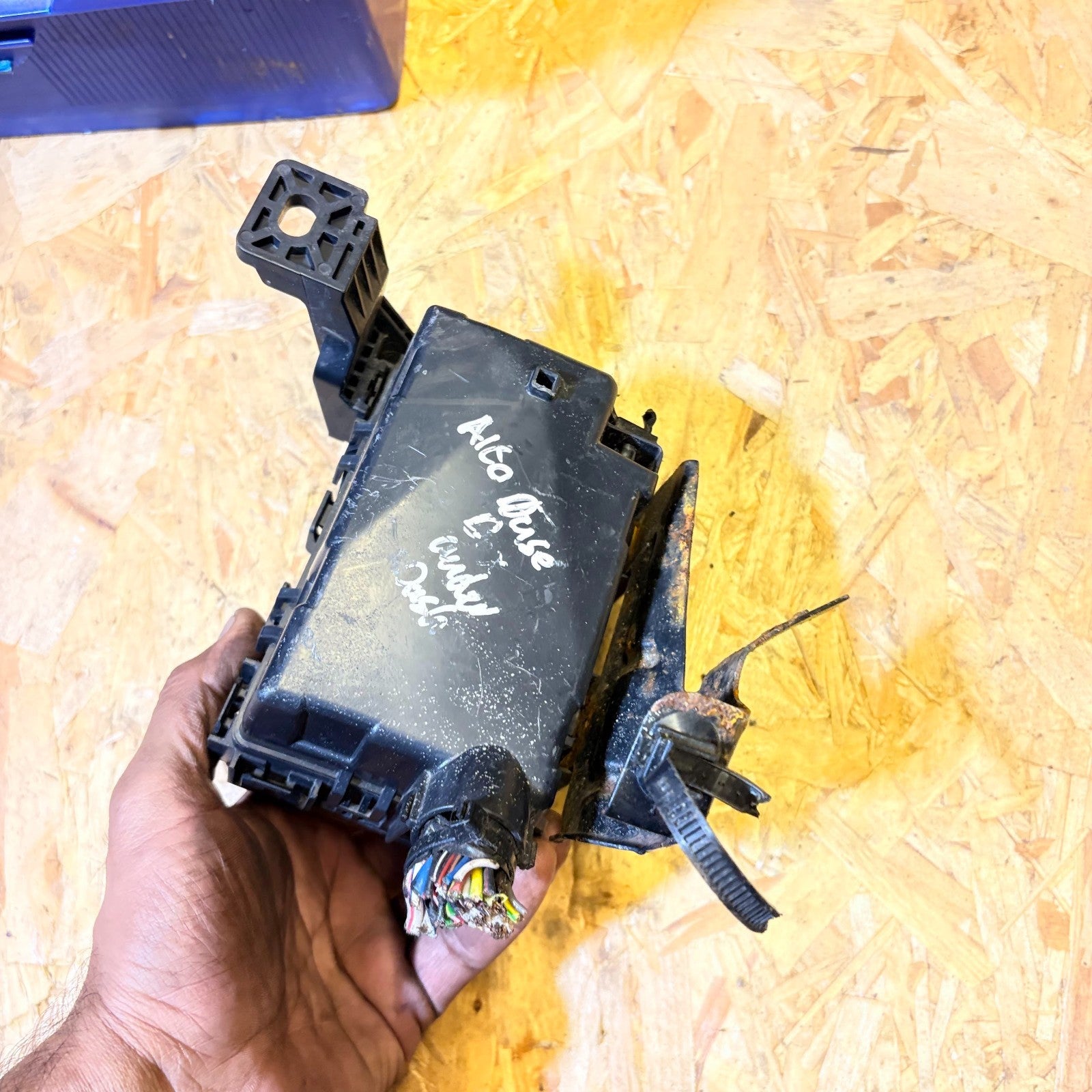 Suzuki Alto 2009-2014 Under Dash Fuse Box Control Module