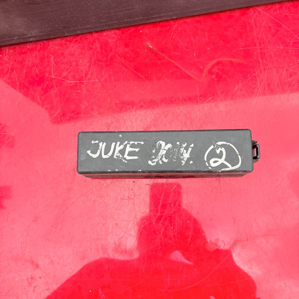 NISSAN JUKE ENGINE BAY FUSE BOX LID COVER