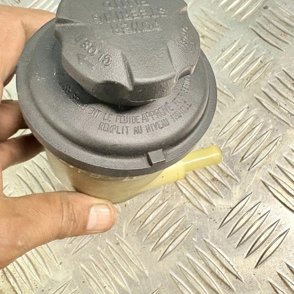 Hyundai Santa Fe CM 2009 Power Steering Fluid Reservoir Tank Bottle