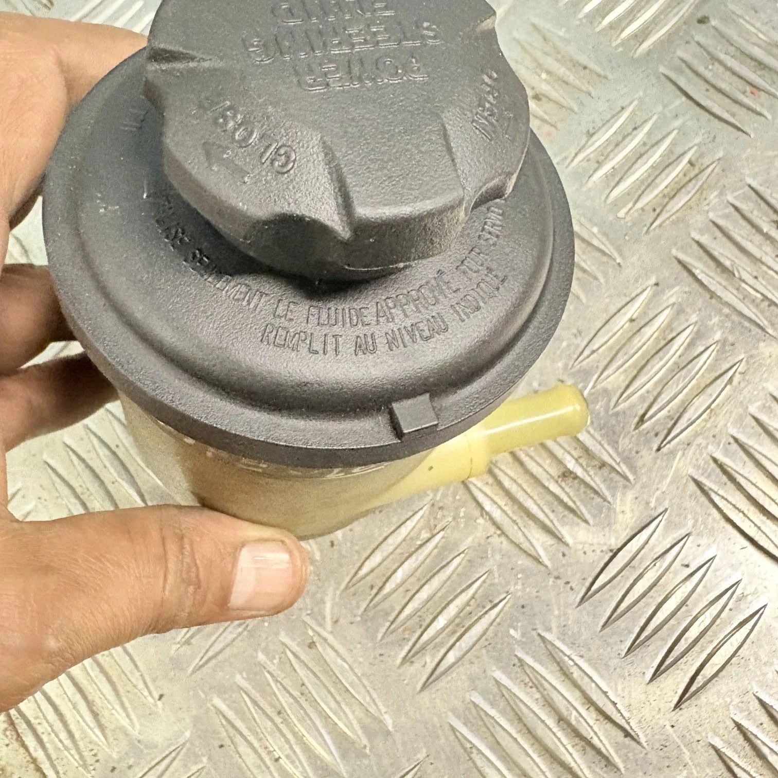 Hyundai Santa Fe CM 2009 Power Steering Fluid Reservoir Tank Bottle