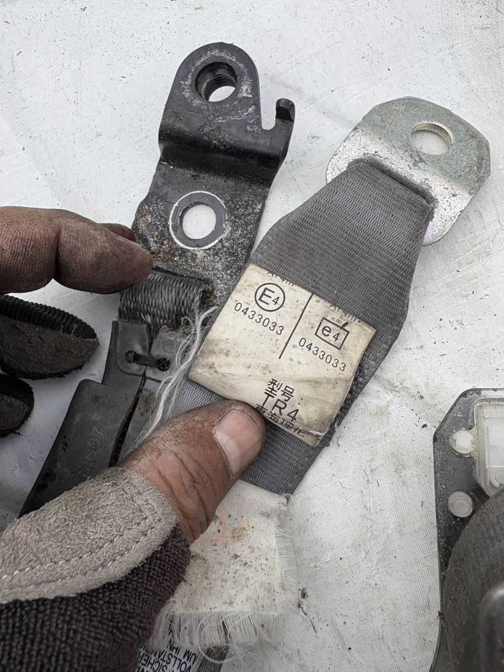 Toyota Seat belt-rear right side C085407