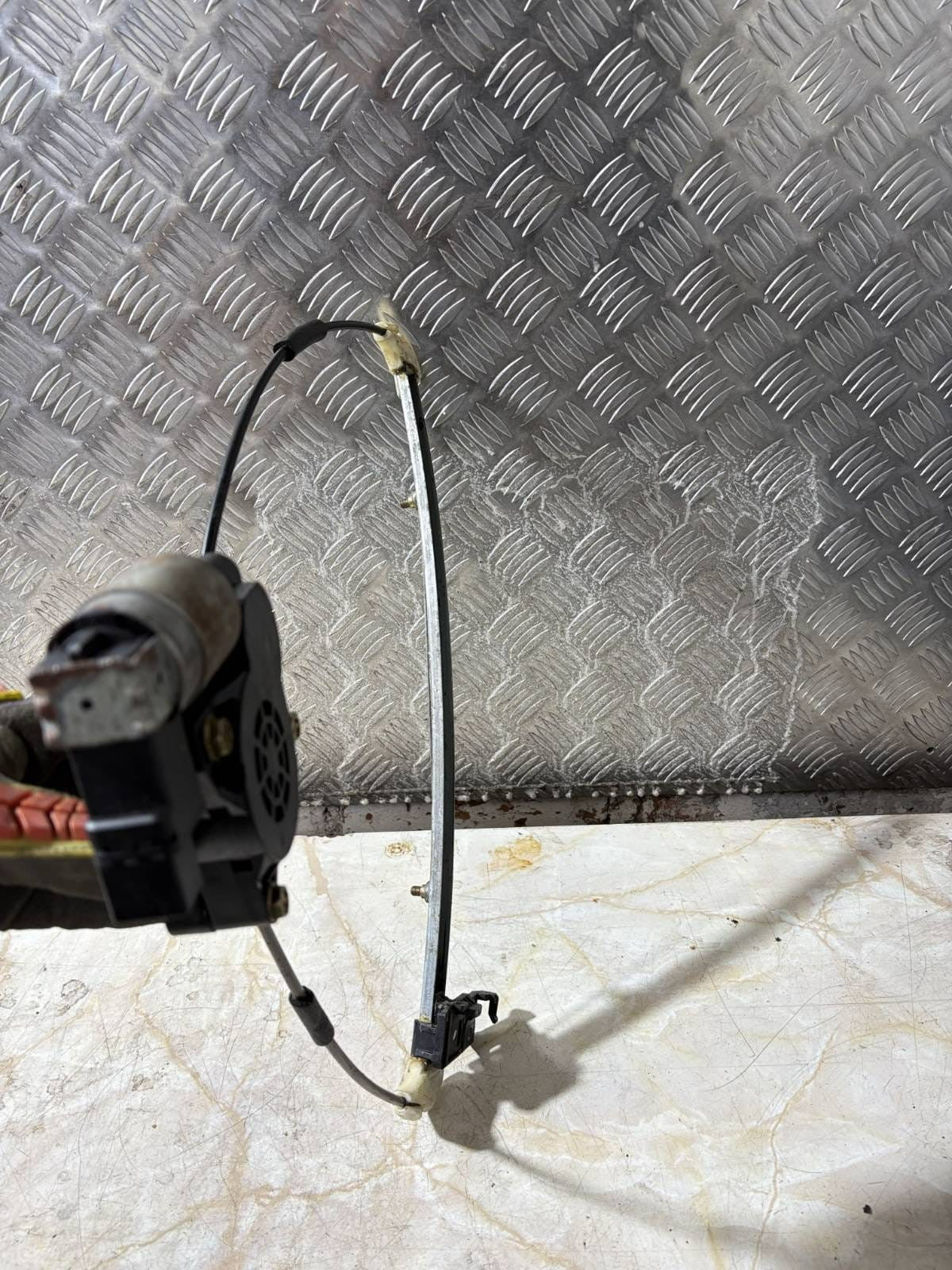 G22C 5958X MAZDA 6 FRONT DOOR ELECTRIC WINDOW REGULATOR AND MOTOR LEFT SIDE