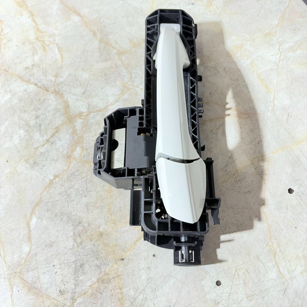 Mercedes CLS C218 Rear Left Outer Door Handle 02047602134 A2047602134 2011-2017