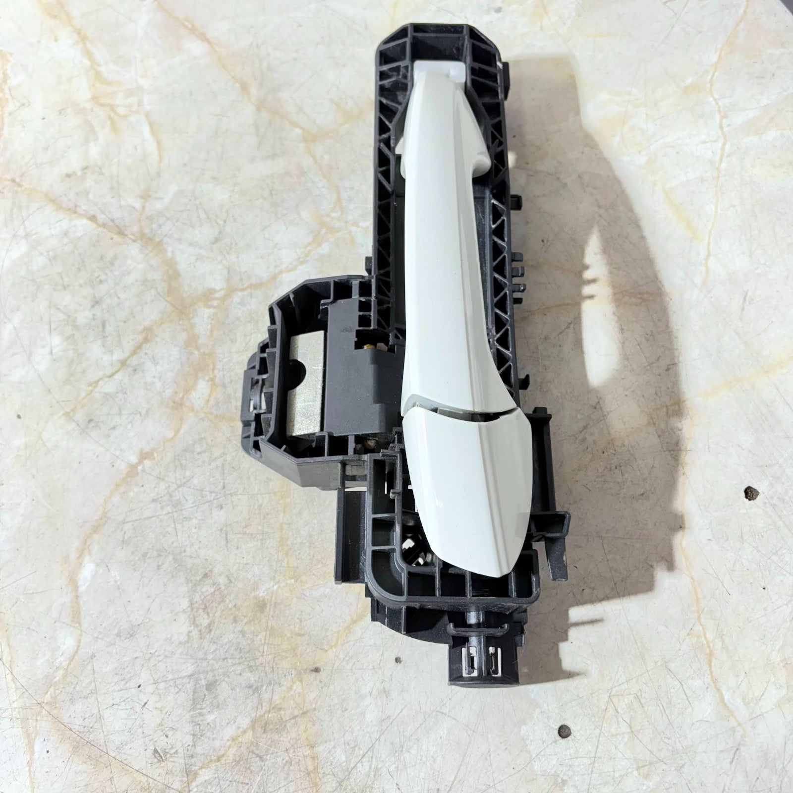 Mercedes CLS C218 Rear Left Outer Door Handle 02047602134 A2047602134 2011-2017
