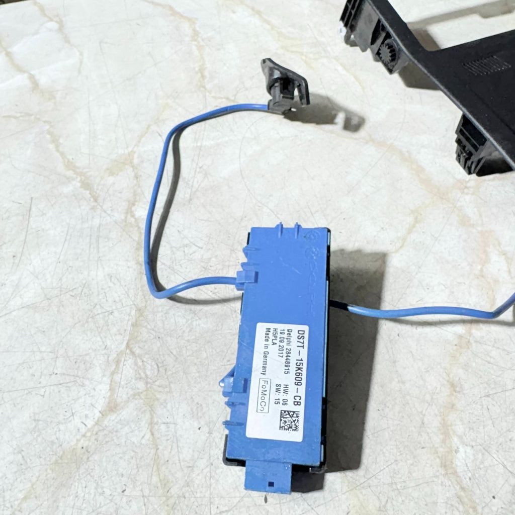 2017–2019 Ford Fiesta Interior Reading Light & Alarm Sensor DS7T‑15K609‑CB