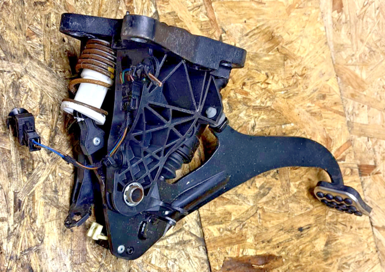Mercedes W176 W246 C117 X156 Clutch Pedal+Master Cyl A2462900312 A2462900619