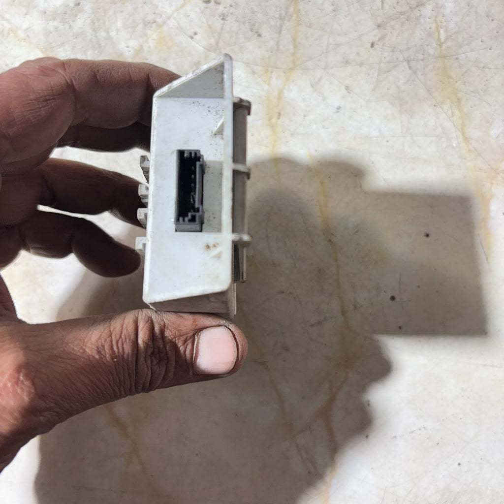 BMW HELBAKO ENGINE CONTROL UNIT MODULE SENSOR 55892110