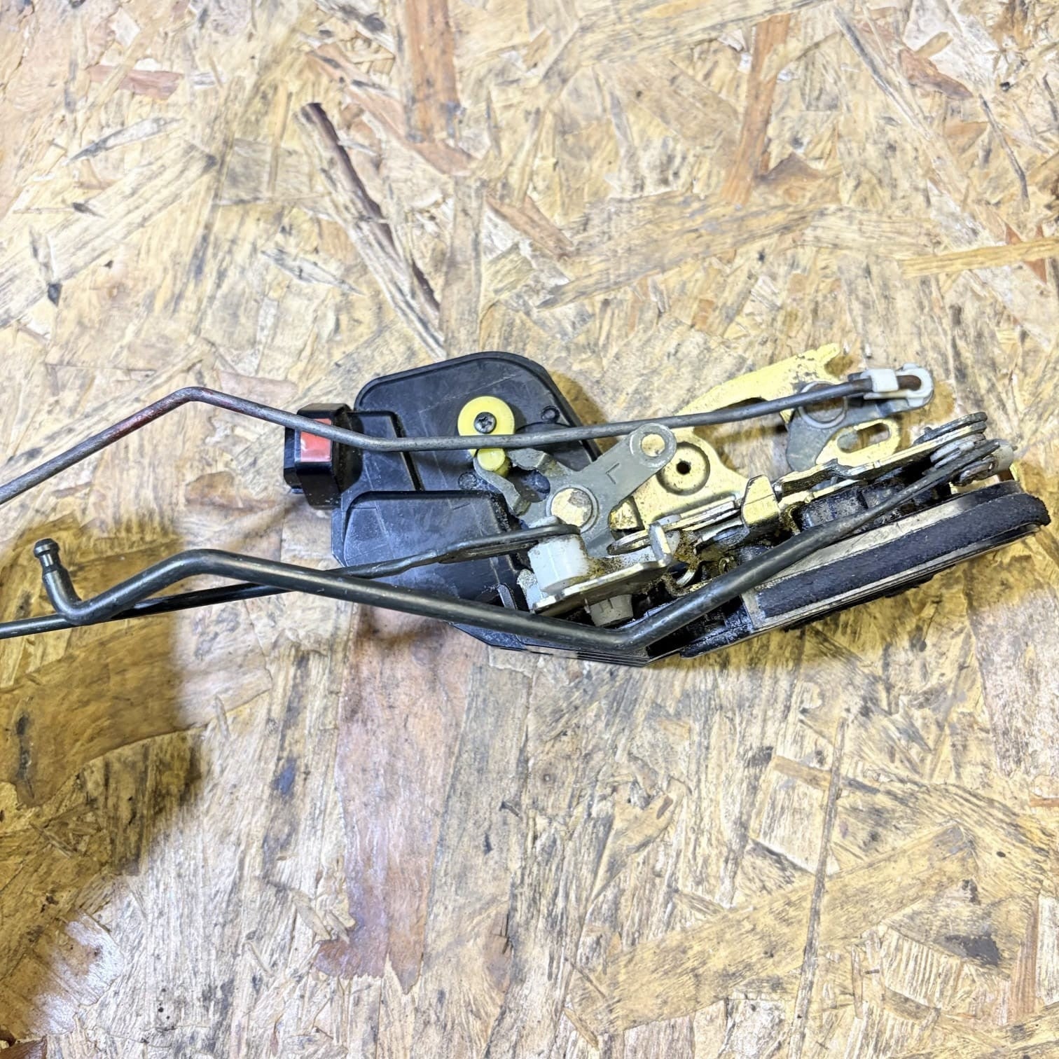 Hyundai Terracan 2004 Front Left Door Lock Latch Actuator LH N/S Passenger Side