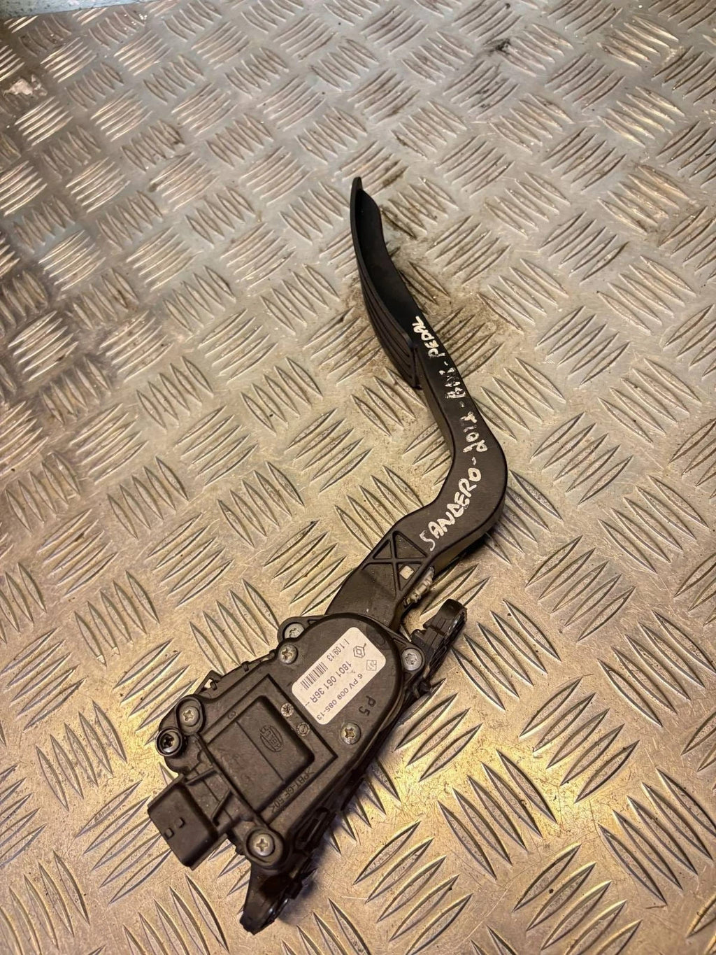 Dacia Sandero II B52 Accelerator Pedal 2012-2017 6PV009085-13 180106136R