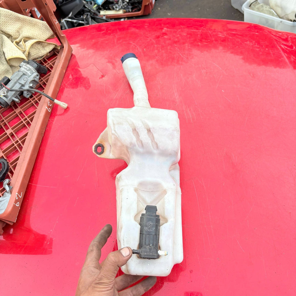 Fiat 500 (312) 2007-2015 Windscreen Washer Bottle Reservoir + Pump 71740942