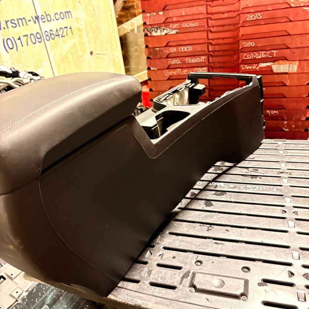 SSANGYONG TIVOLI X100 2015-2019 RHD CENTRE CONSOLE ARMREST STORAGE 77911-35500