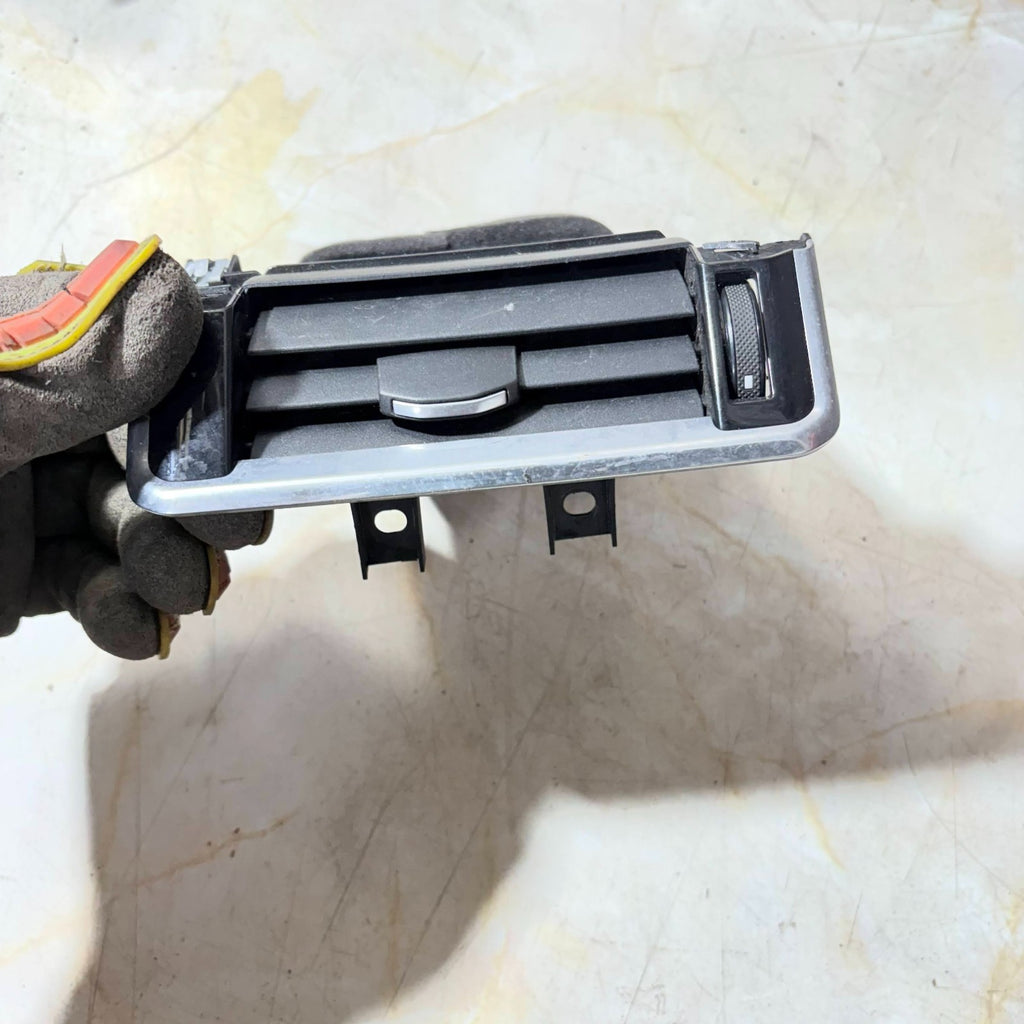 RANGE ROVER VELAR 2019 DASHBOARD RIGHT SIDE AIR VENT J8A2-018B09-AD