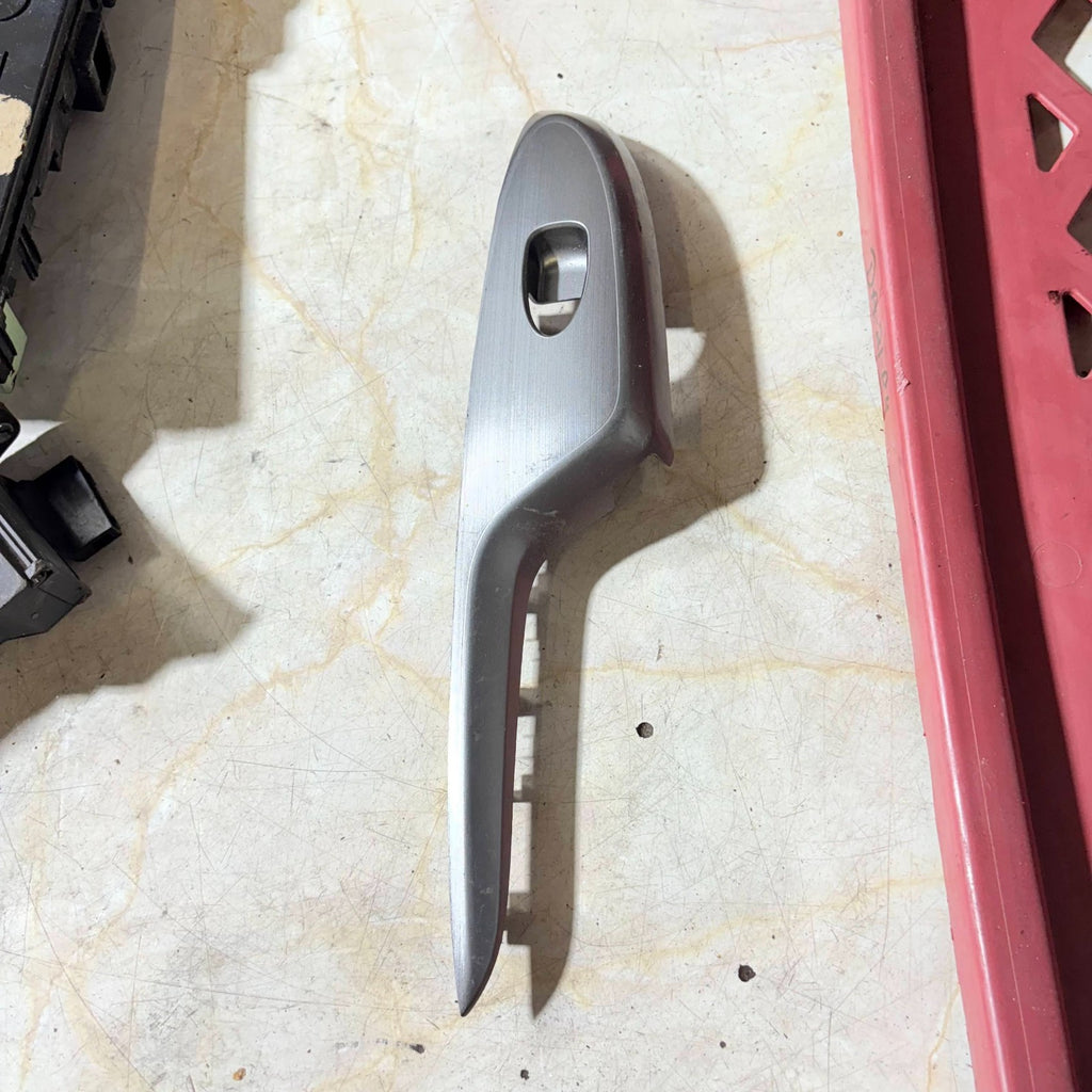 Honda Civic Mk8 2011 5dr Rear Passenger Left Door Switch Trim Panel Silver