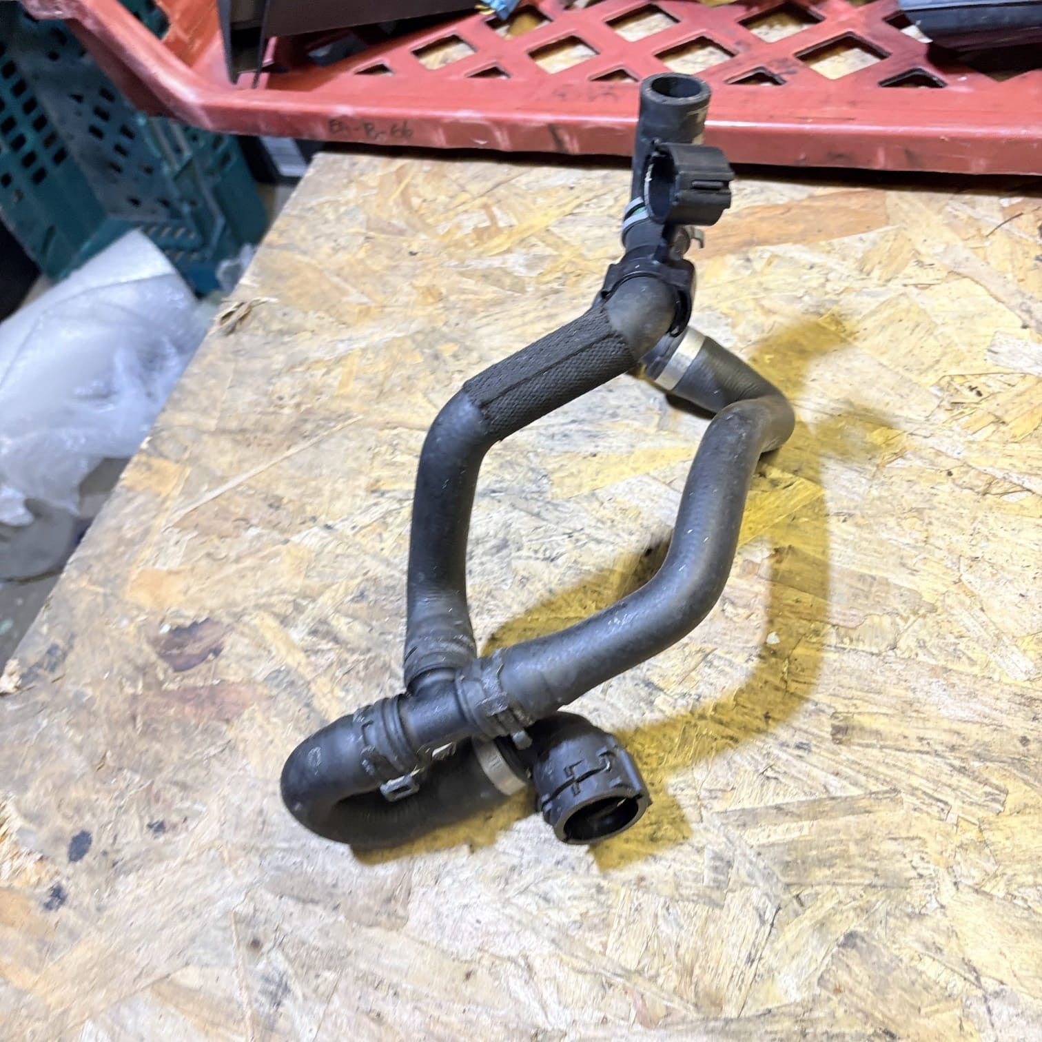 Audi A4 2.0 TDI CJCD-Heater Matrix Coolant Pipes-8K0819334AB