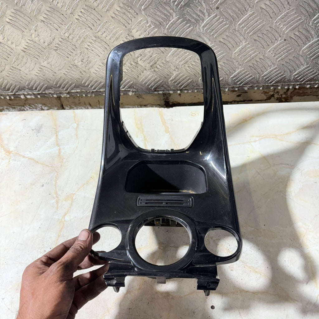 FORD FIESTA 08-16 CENTRE CONSOLE GEAR SURROUND HEATER CONTROLS PANEL 08956-000