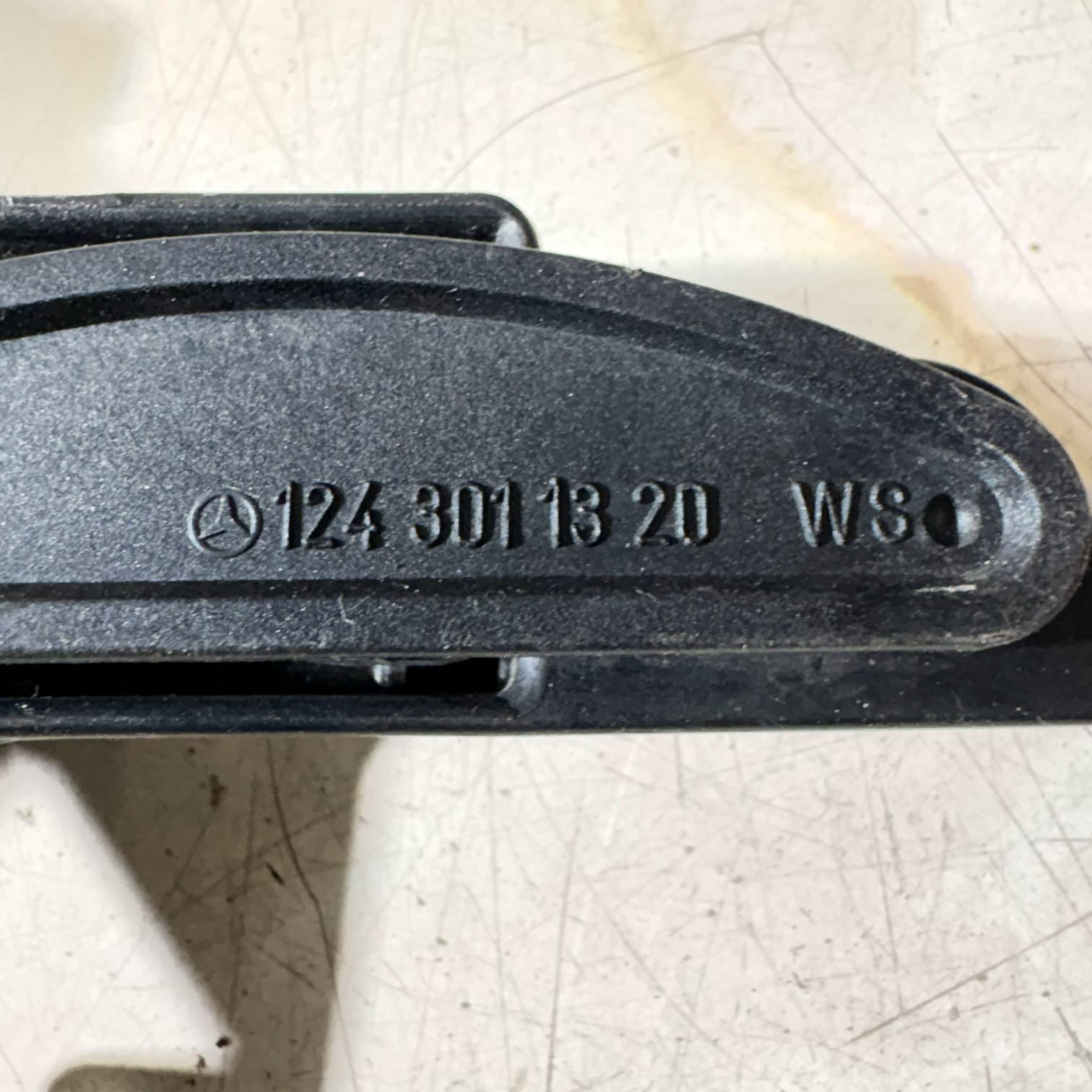 Mercedes E Class Accelerator Throttle Pedal 1243011320 W210 2.3 Petrol