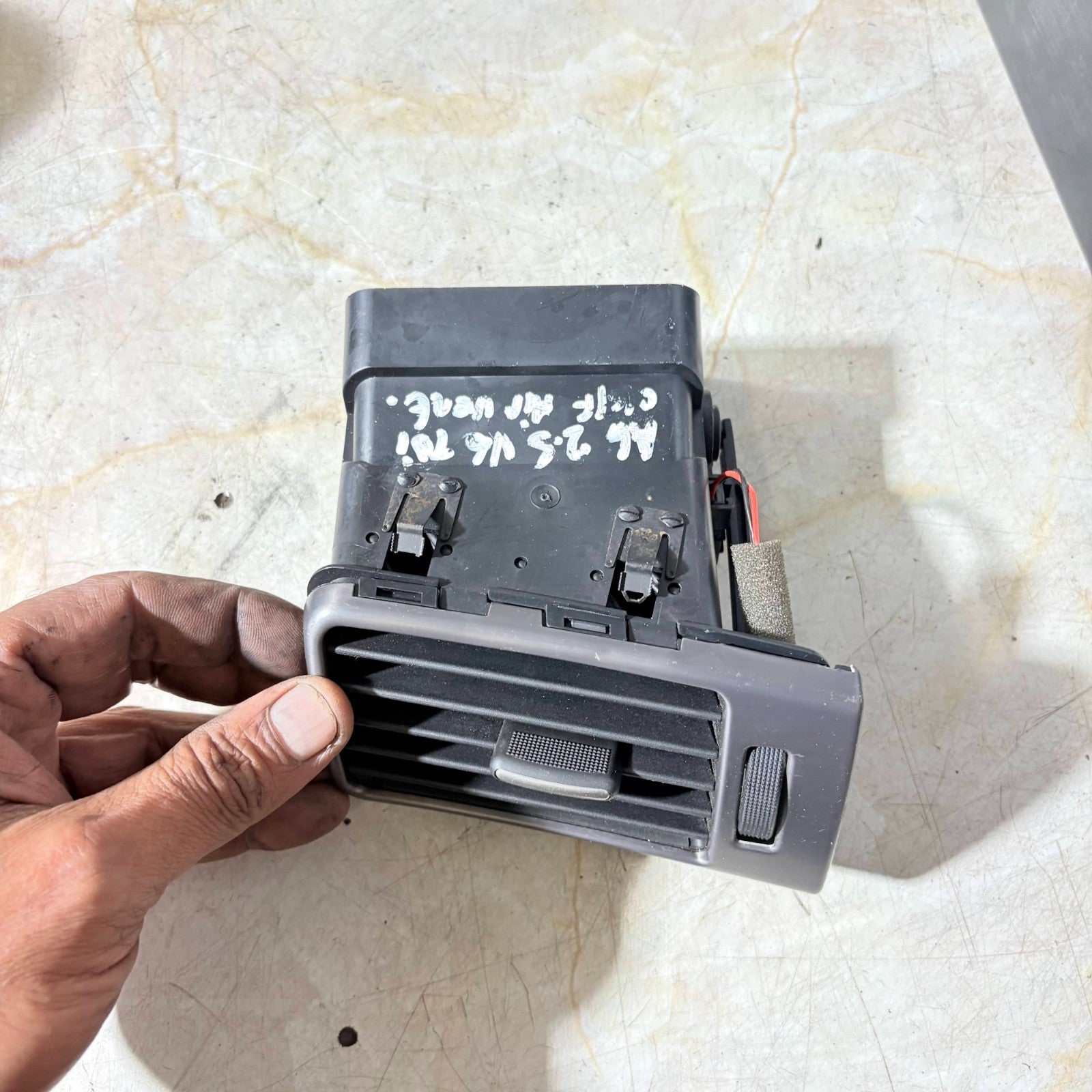 Audi A6 [99-05] Driver Right Front Heater/AC Grille Air Vent