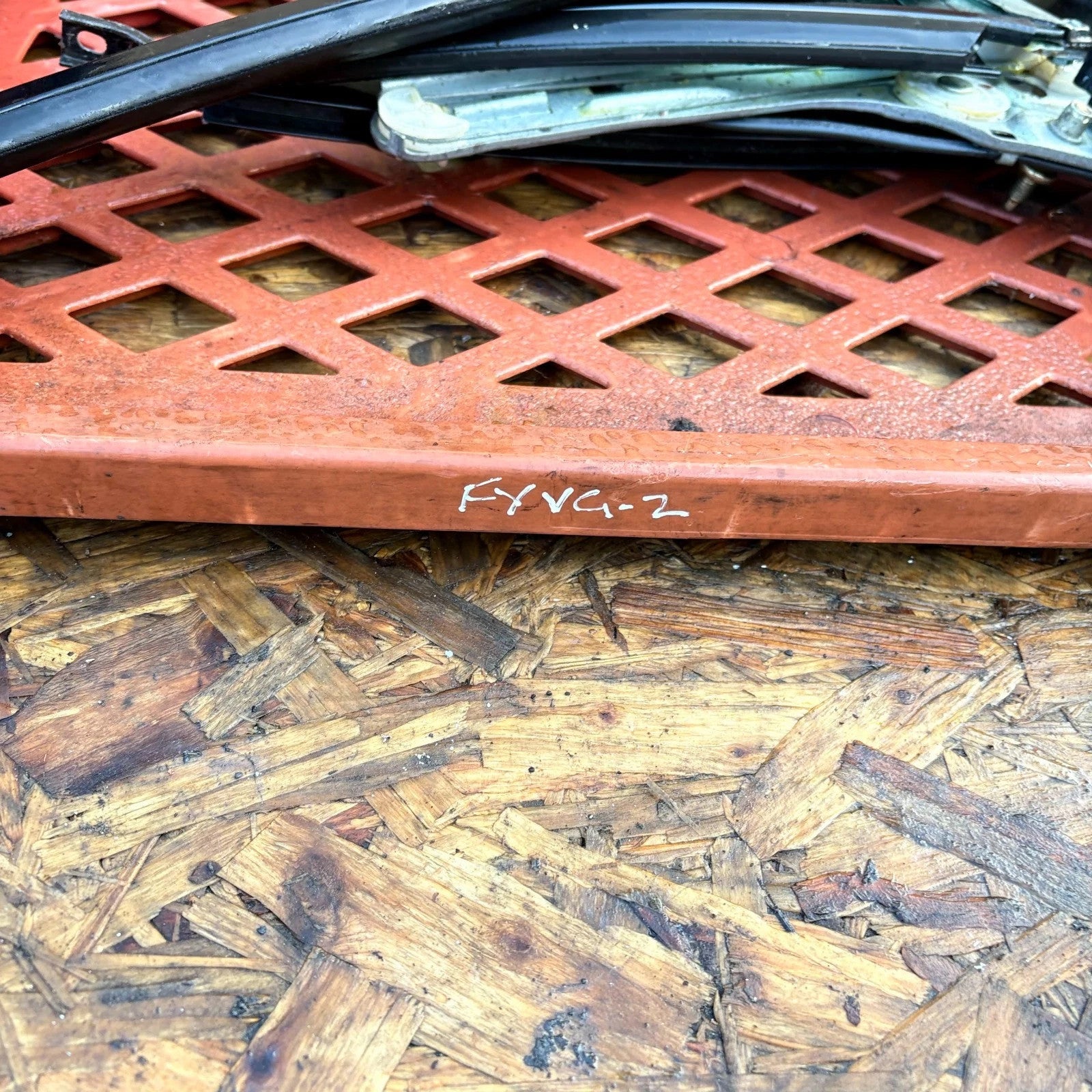 CITROEN C3 PLURIEL 2006 PASSENGER SIDE FRONT QUARTER GLASS 9646696480