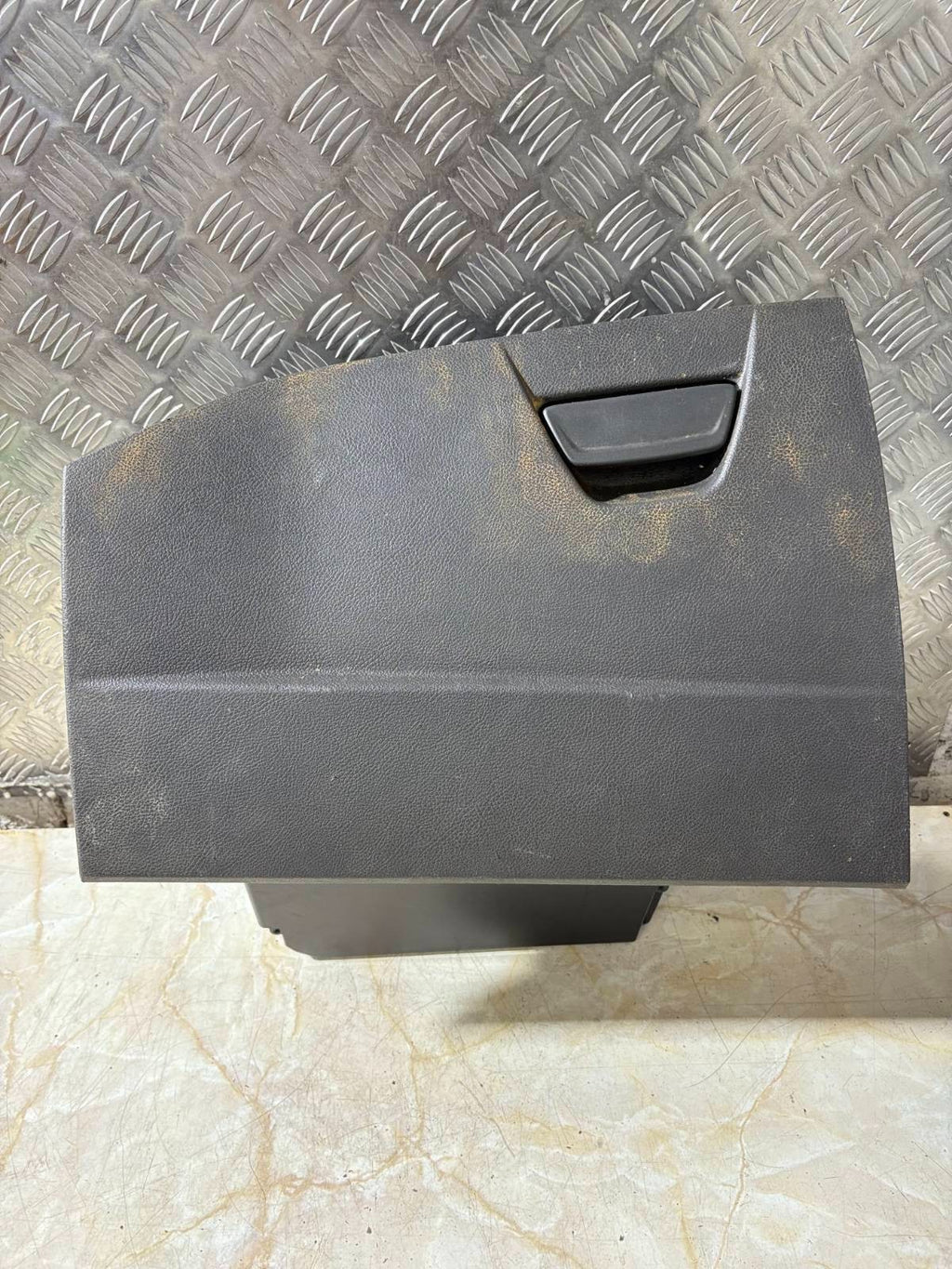 FORD FOCUS 2014 GLOVEBOX VPBM5XA06010
