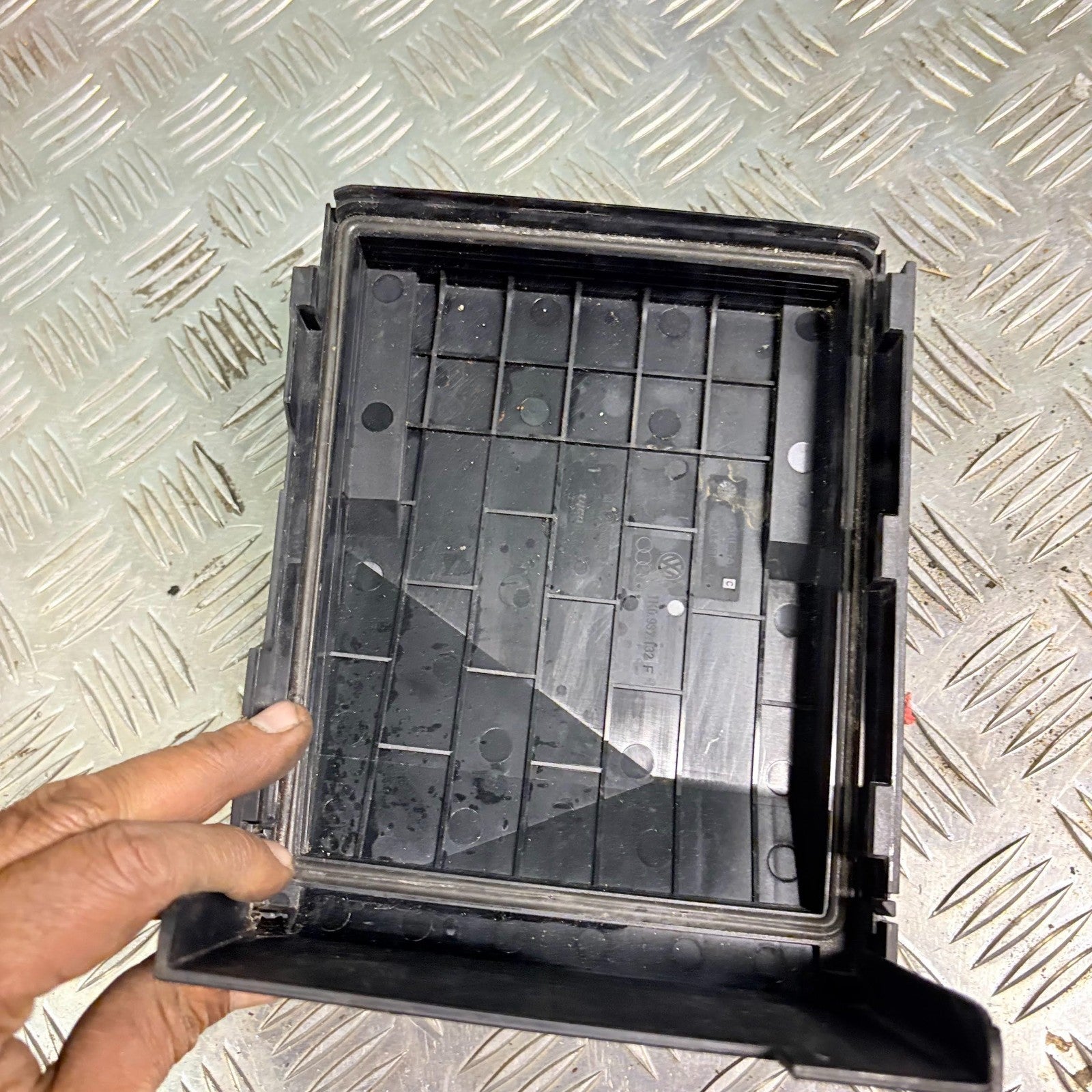 VW AUDI SKODA SEAT CENTRAL ELECTRONICS COVER 1K0937132F/1K0 937 132 F