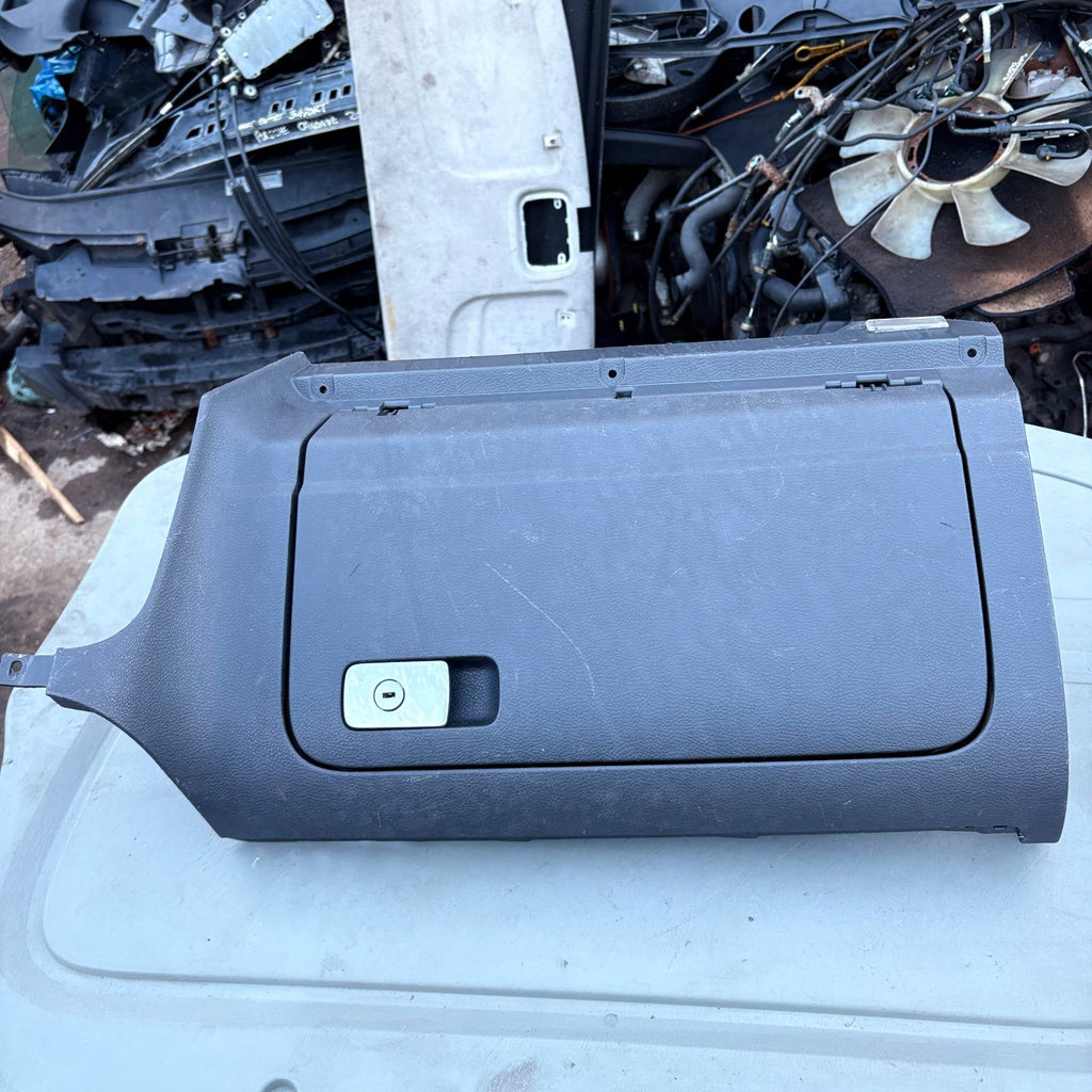 VW GOLF MK5 2003-2009 5-DOOR LOWER DASHBOARD GLOVEBOX STORAGE COMPARTMENT