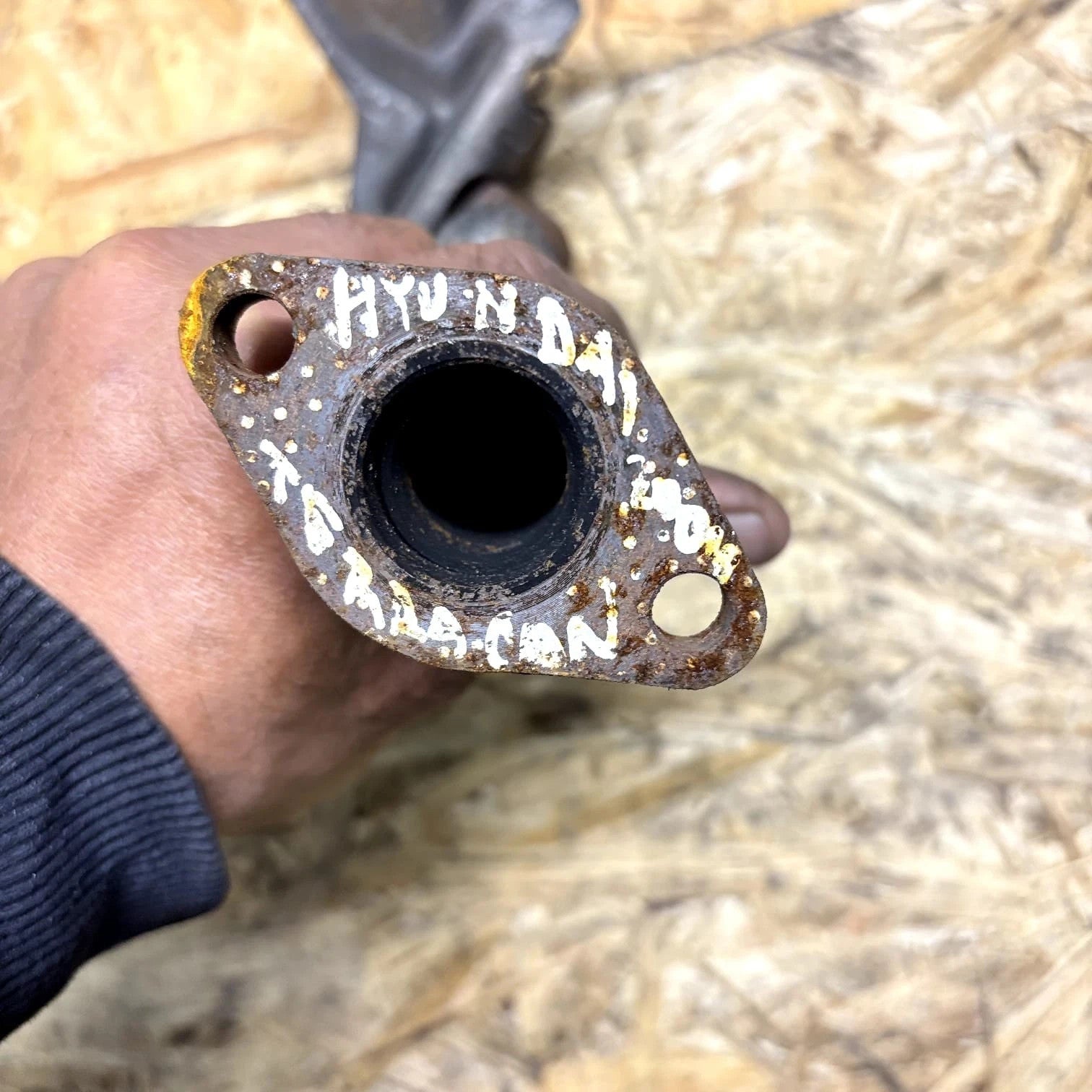 Hyundai Terracan 2.9 Diesel EGR Pipe 2004 284914X710