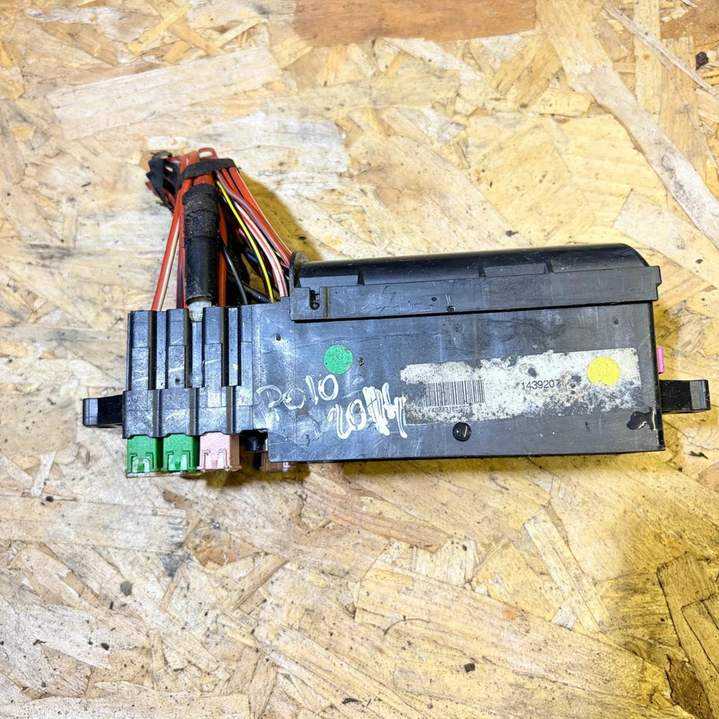 VOLKSWAGEN POLO MK5 6R 2009-2017 FUSE BOX