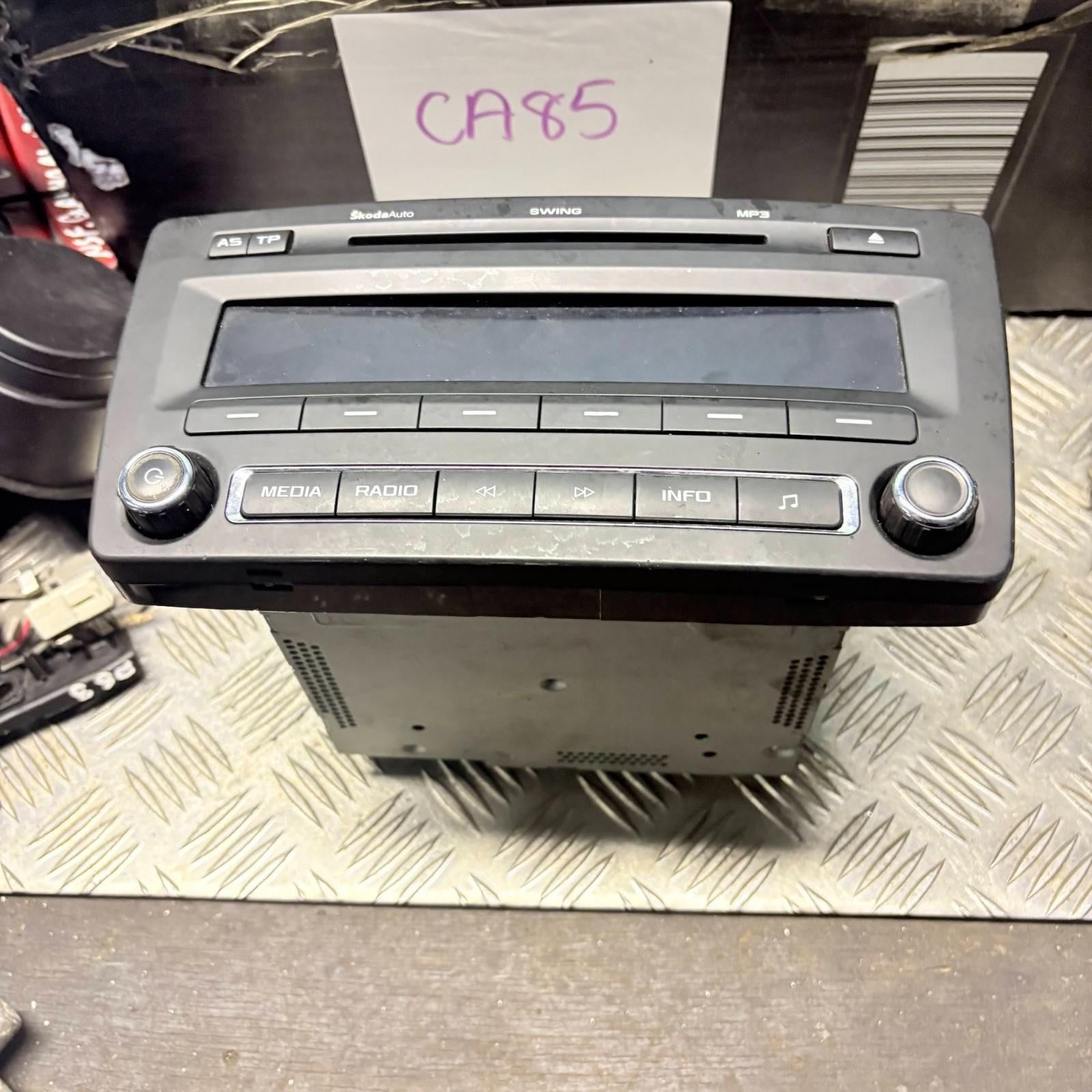 Skoda Octavia 2012 Music Radio CD Player Main Unit 1Z0035161M
