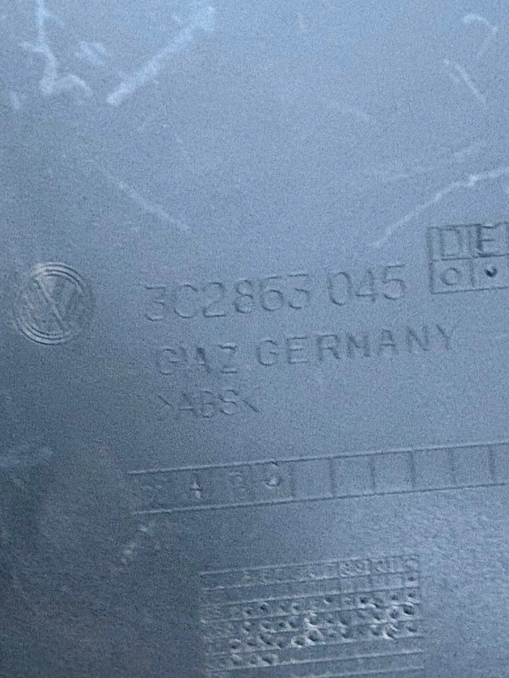 VW PASSAT B6 B7 05-14 PASSENGER SIDE LEFT CENTER CONSOLE LOWER PANEL 3C2863045