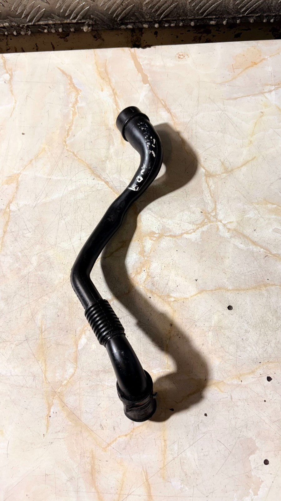 Oil Breather Hose Pipe For VOLKSWAGEN 2009