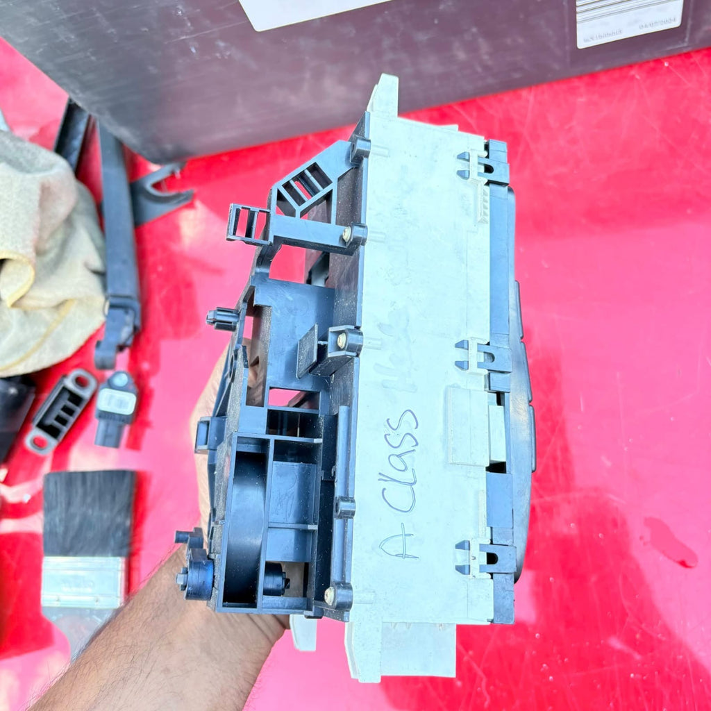 1688300485 Mercedes Benz A Class Climate Temperature Switch Panel