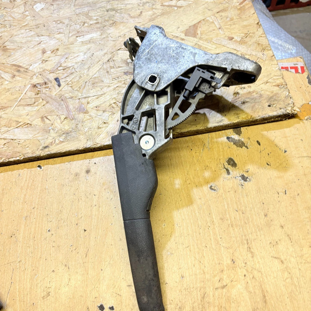 VOLKSWAGEN GOLF MK5 1K1 (2007) HANDBRAKE LEVER ASSEMBLY 8J0711303H
