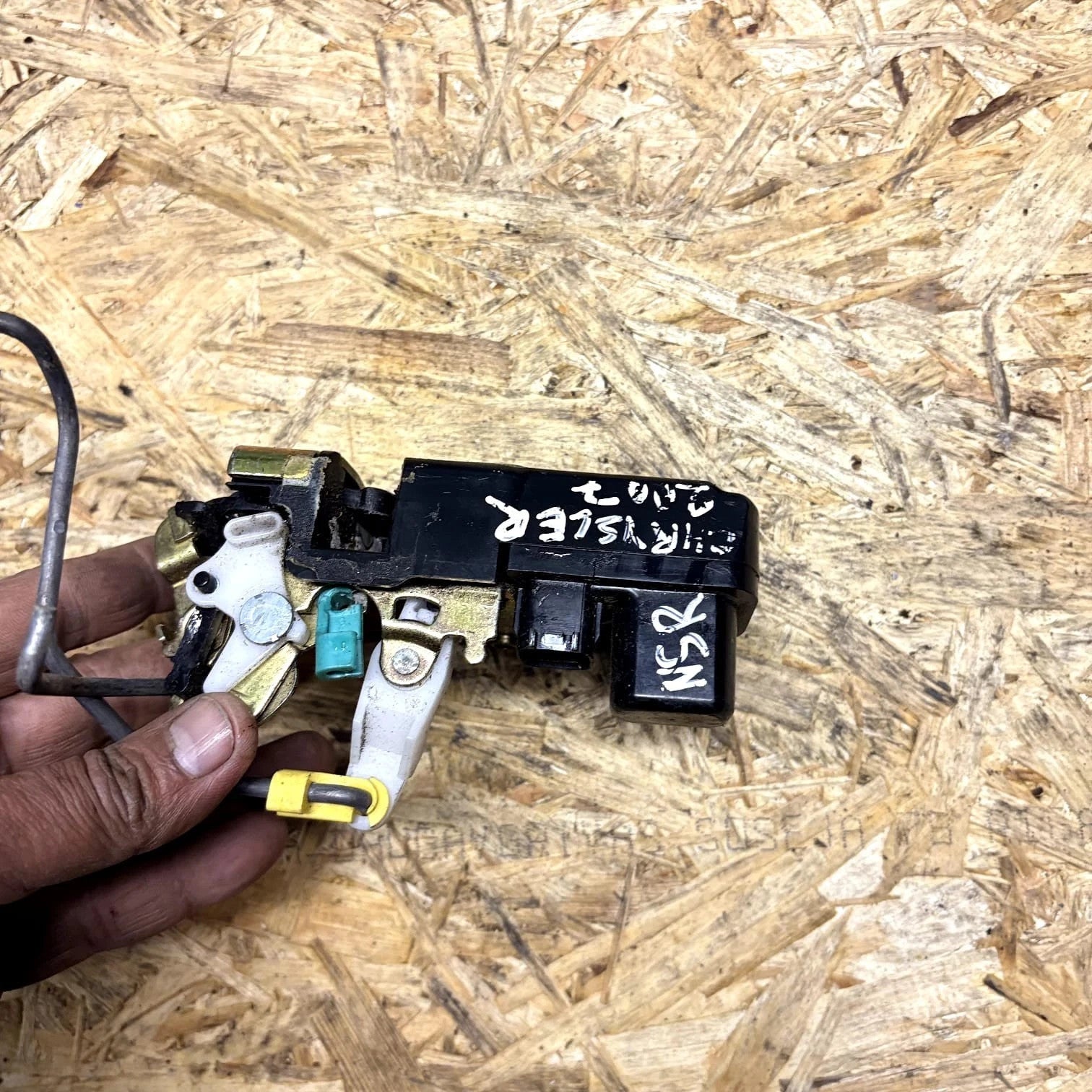 Chrysler PT Cruiser Rear Left Door Lock Latch Actuator Passenger Rear 2001-2009