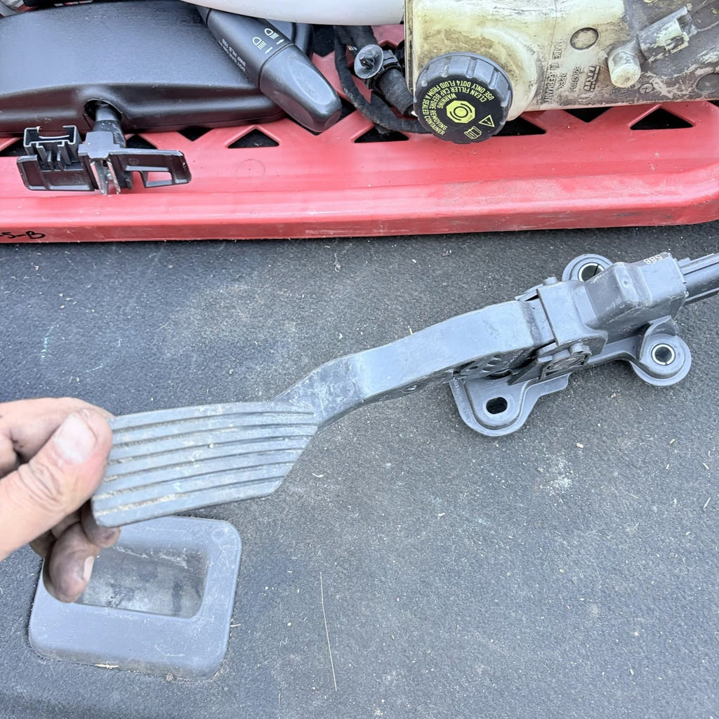 2006 JEEP PATRIOT THROTTLE ACCELERATOR PEDAL 04891586AB