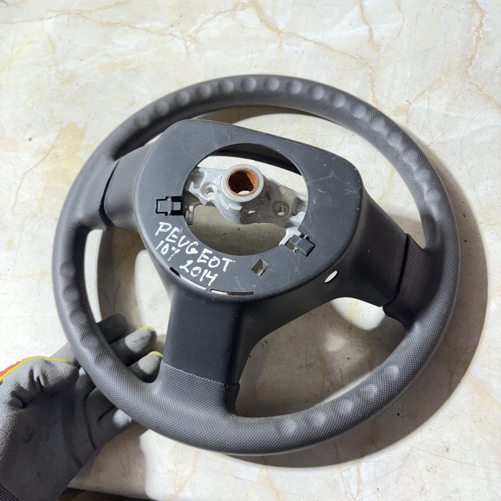 Peugeot 107 Citroen C1 Toyota Aygo 2005-14 3-Spoke Steering Wheel GS120-01840