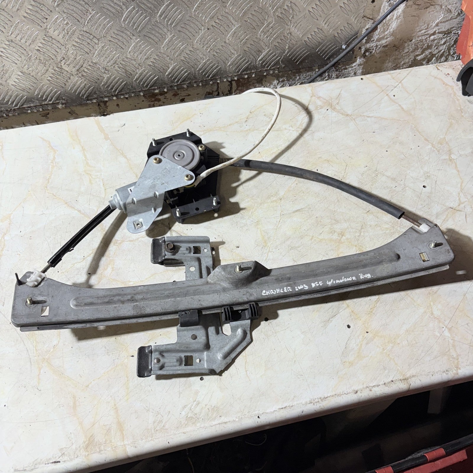 Chrysler 2001-2005 Front Passenger Nearside Door Window Regulator