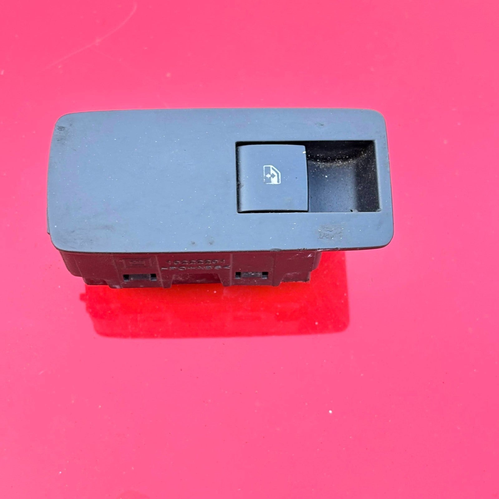 Vauxhall Insignia Mk1 2008-2017 Rear Right Window Switch 13301889 0000840703