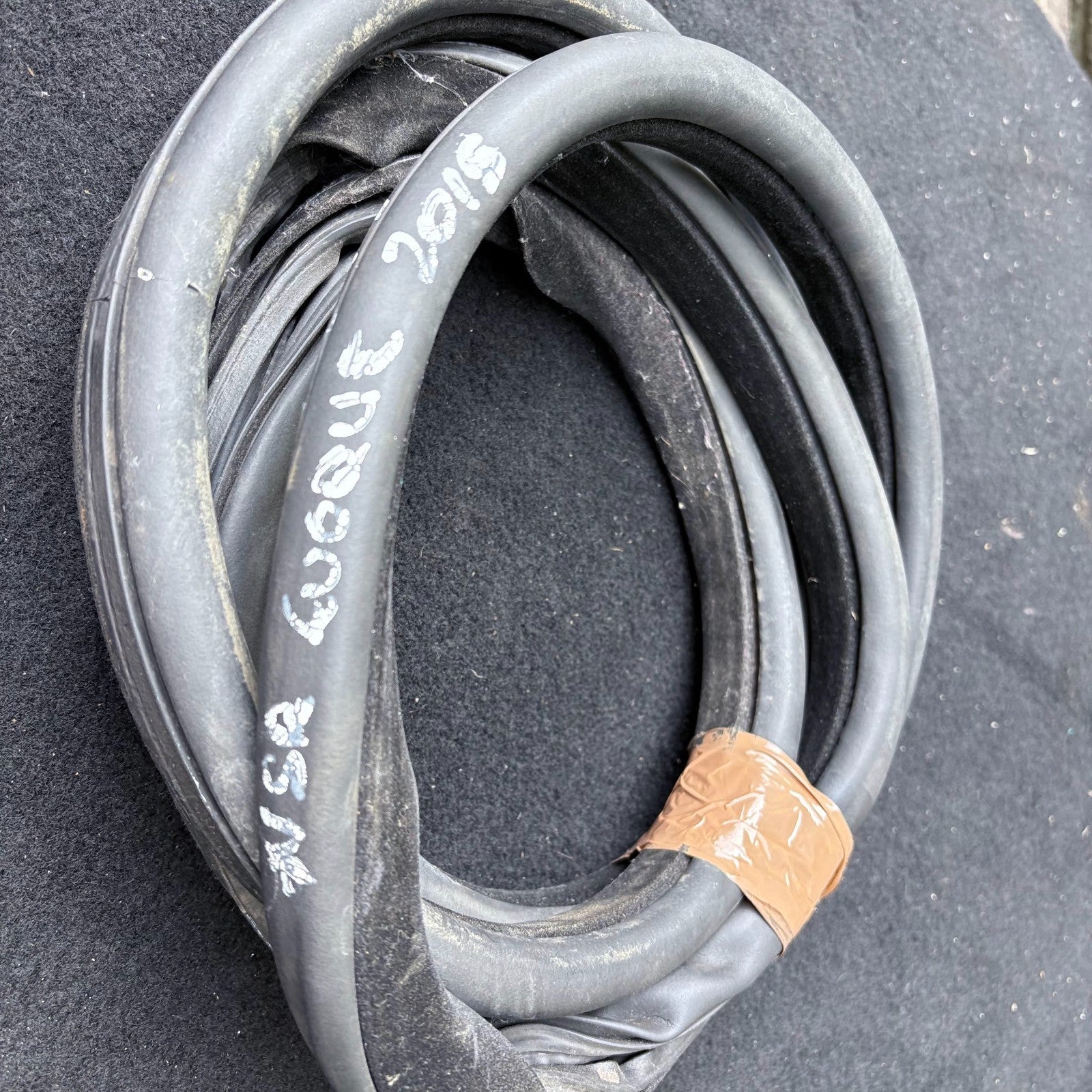 RANGE ROVER EVOQUE L538 2011-2018 REAR LEFT N/S REAR DOOR RUBBER SEAL