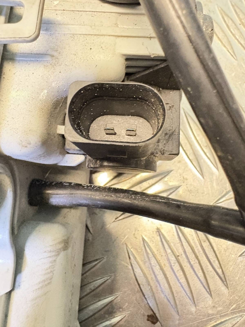 3143013604 Volvo V40 T2 1.5 Petrol Vacuum Valve Reservoir Tank 2018-2019