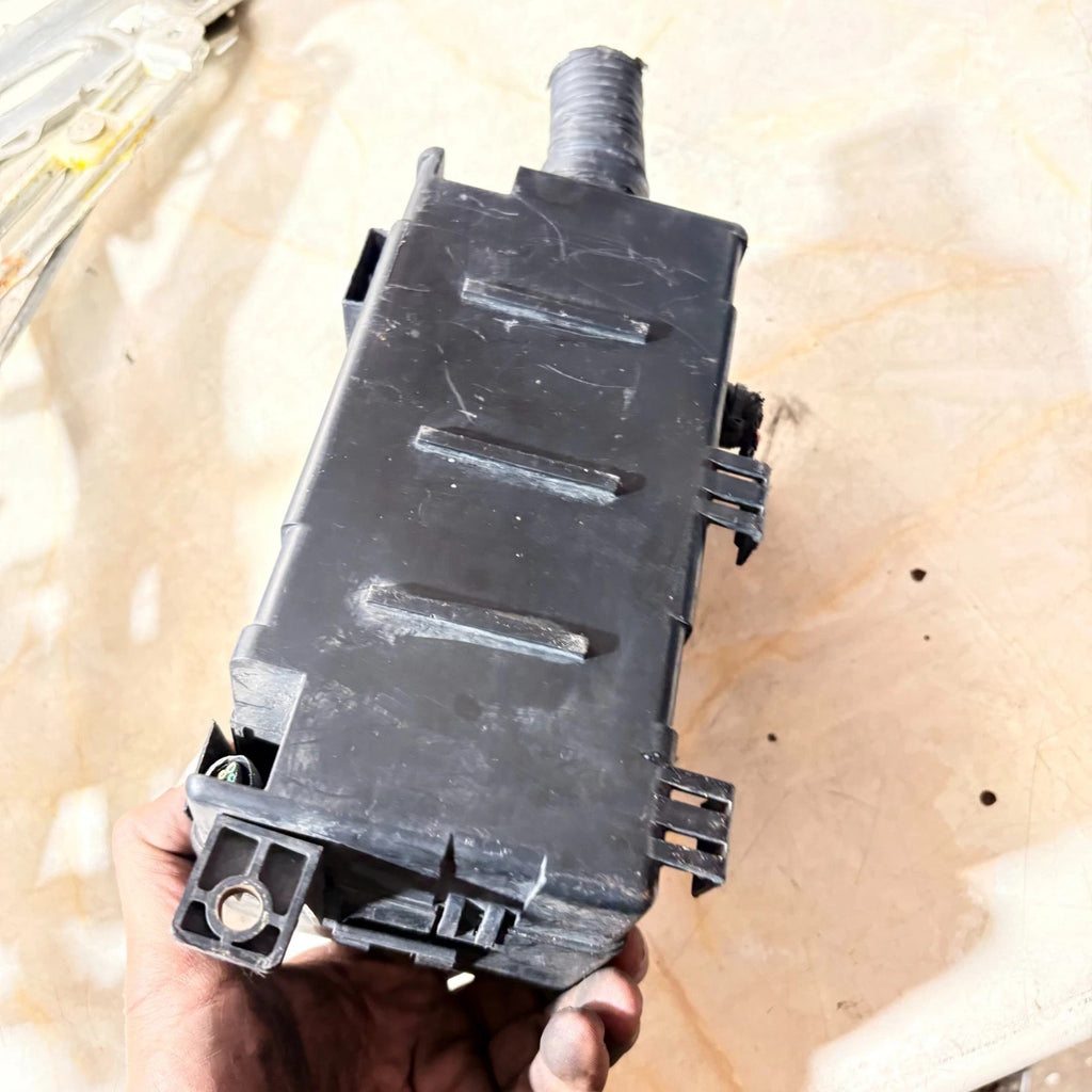 Volvo V50 MK1 Facelift 2007-2012 Engine Bay Fuse Box Module Cover Lid