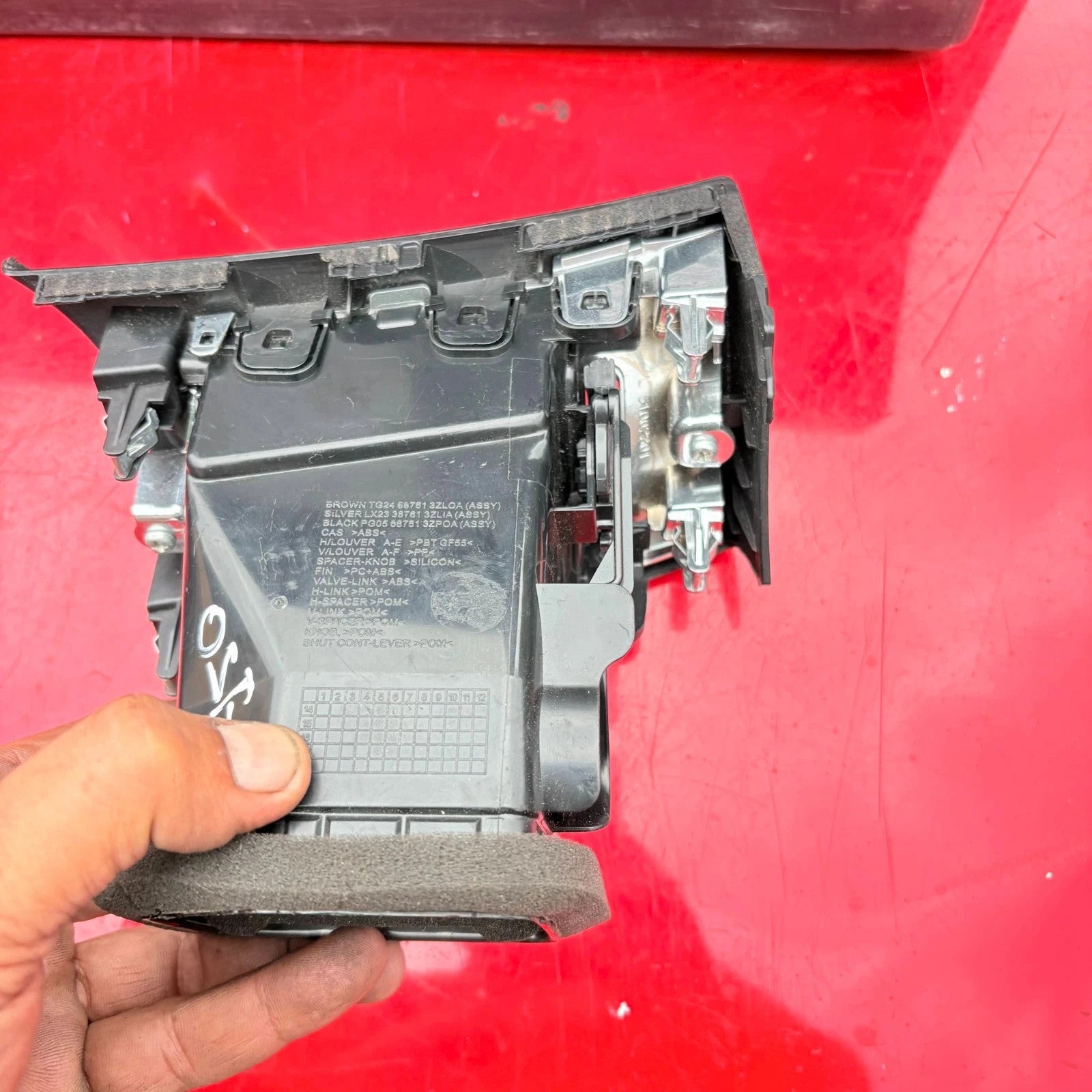 2015 Nissan Pulsar Driver Right Side Dashboard Ventilation Grille 88761 3ZPOA