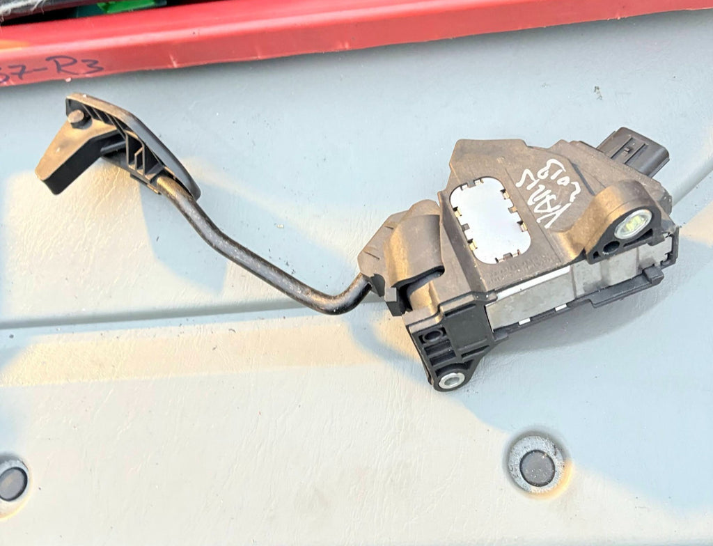 TOYOTA YARIS ACCELERATOR THROTTLE PEDAL 78110-0D140 2012-2017