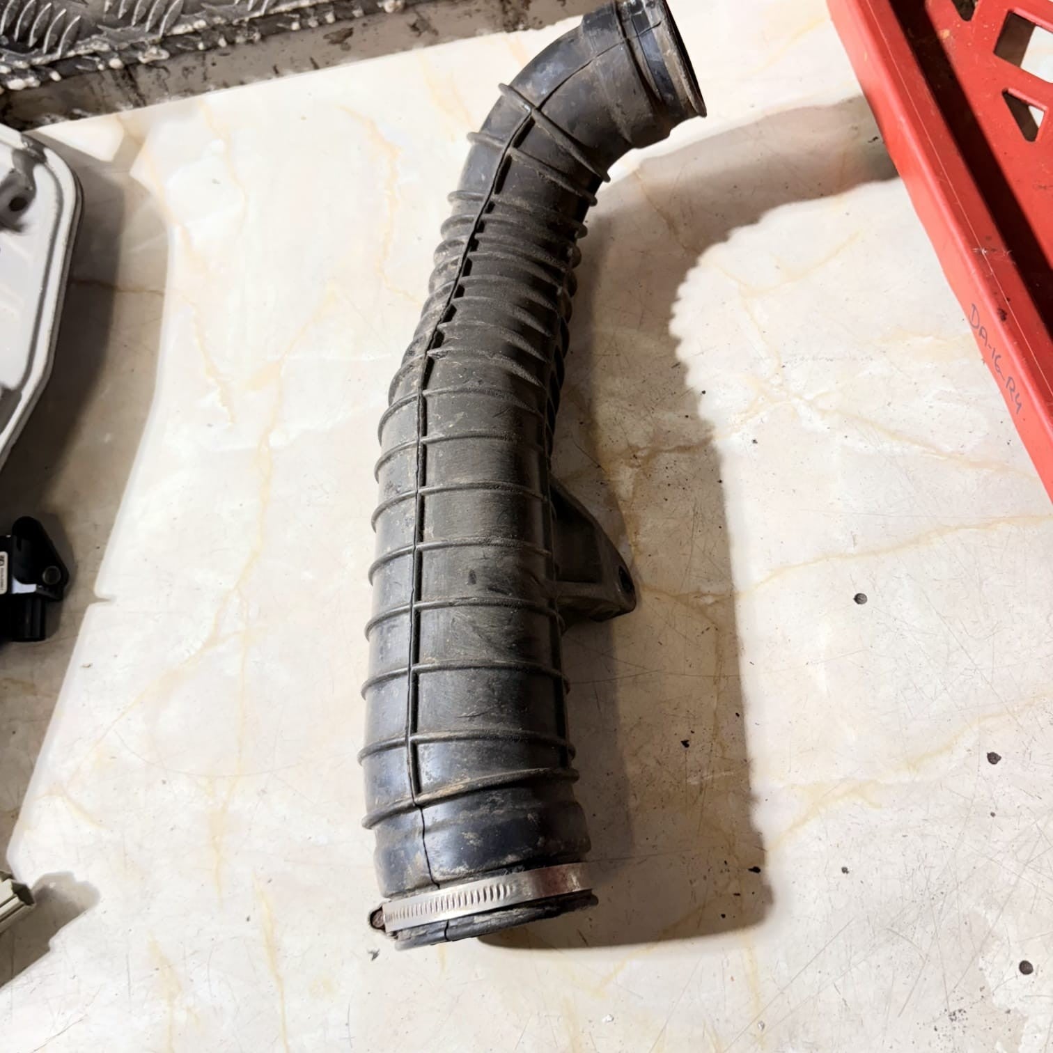 Mercedes Turbo Air Intercooler Intake Hose Pipe W638 Vito 110 112 CDI V220