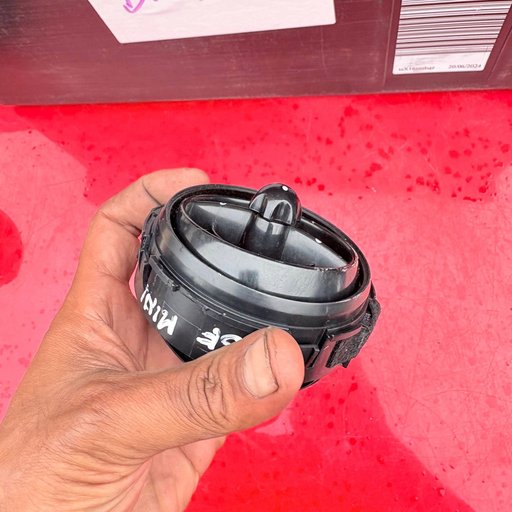 Mini Cooper R56 OSF Driver Right Front Centre Air Vent 2006-2013