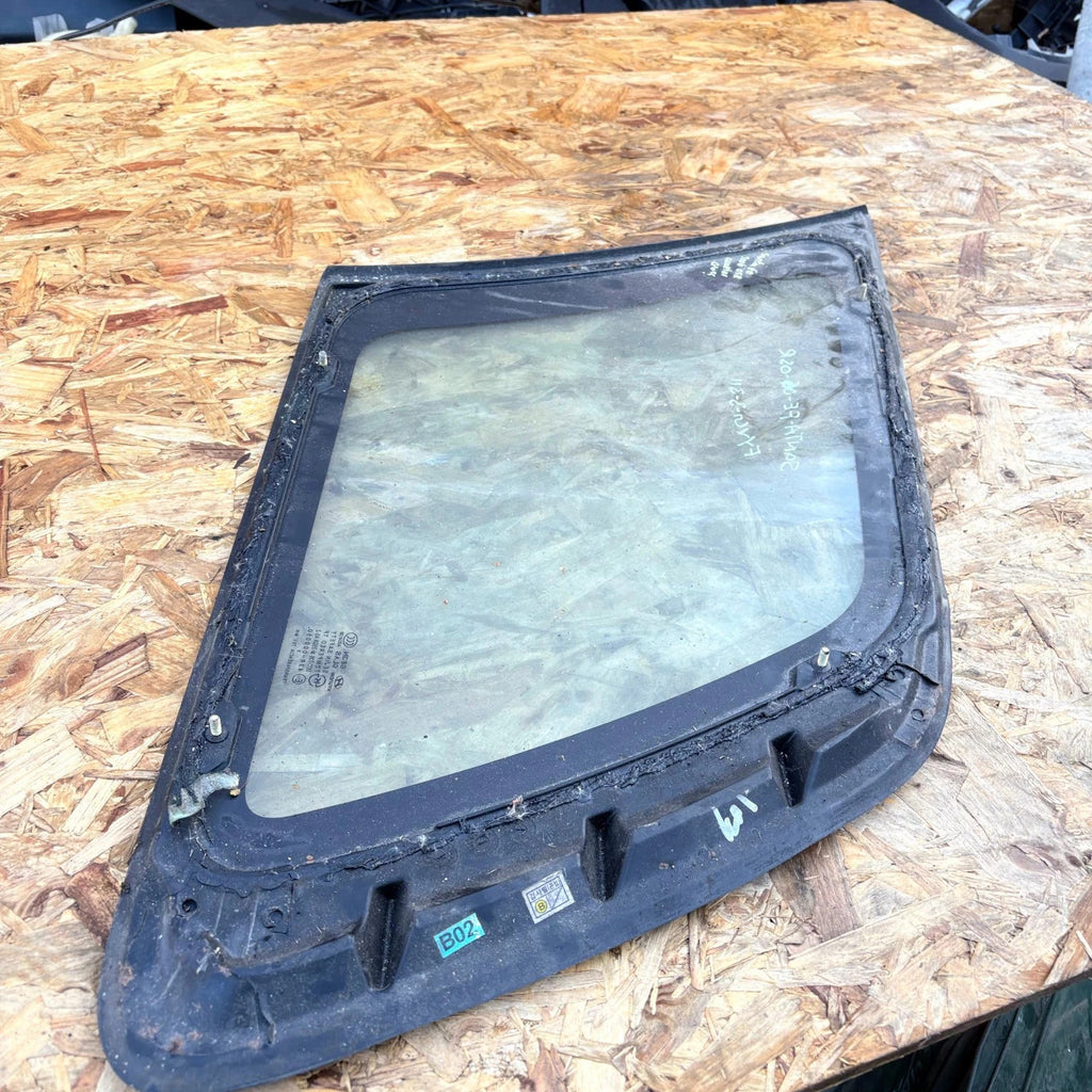 HYUNDAI SANTA FE QUARTER WINDOW GLASS REAR RIGHT SIDE MK2 2005 - 2012