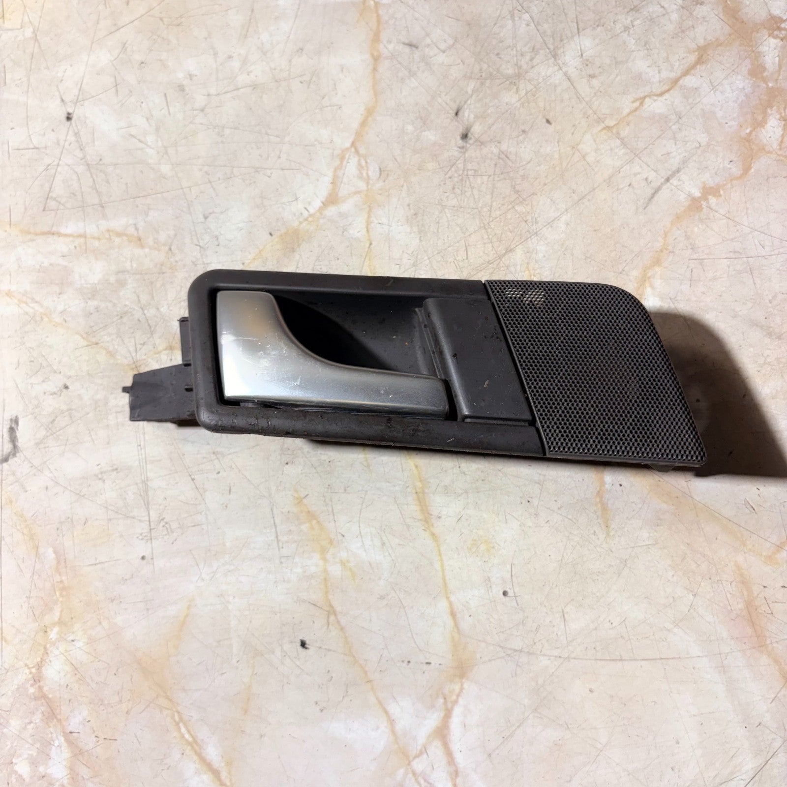 8Z0839019 Rear Left Passennger Inner Door Handle with Speaker for Audi A2 2001